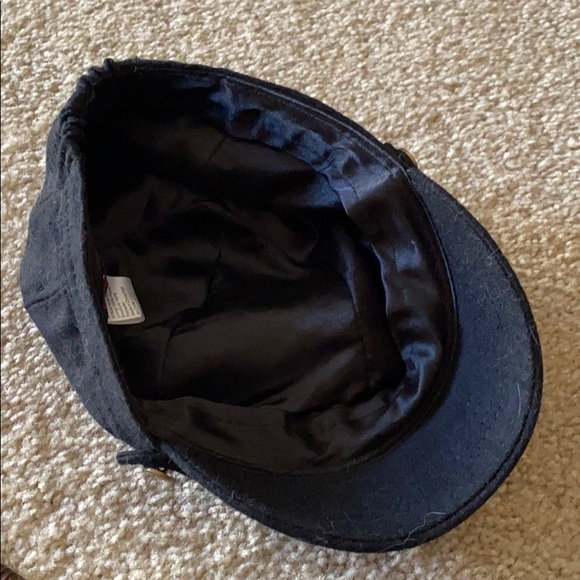 Winter cap - Picture 2 of 2